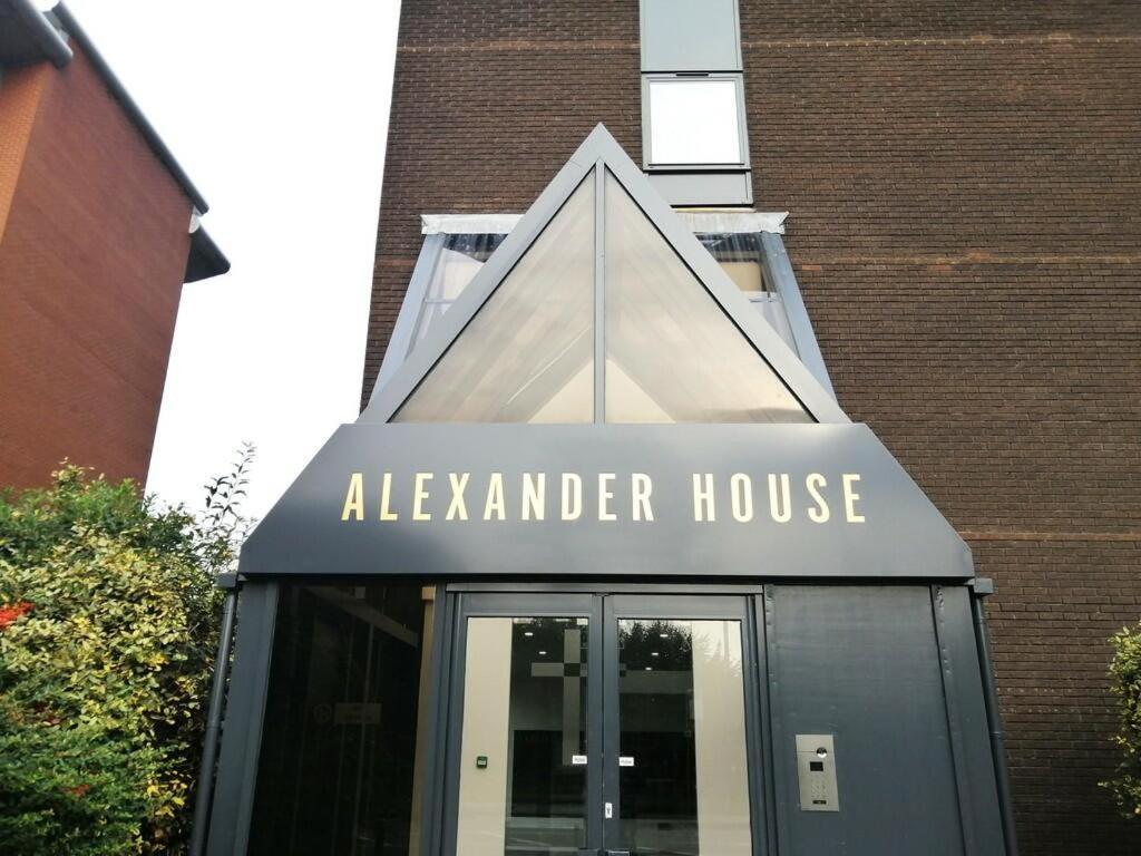 Brand New Trafford Apartment Manchester Exterior foto